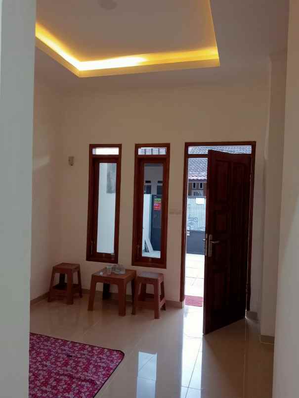 dijual rumah komplek permata biru