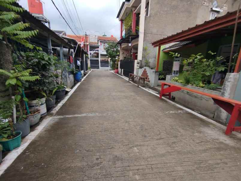 dijual rumah komplek permata biru