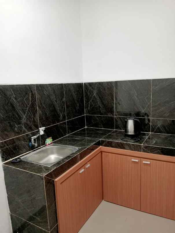 dijual rumah komplek permata biru