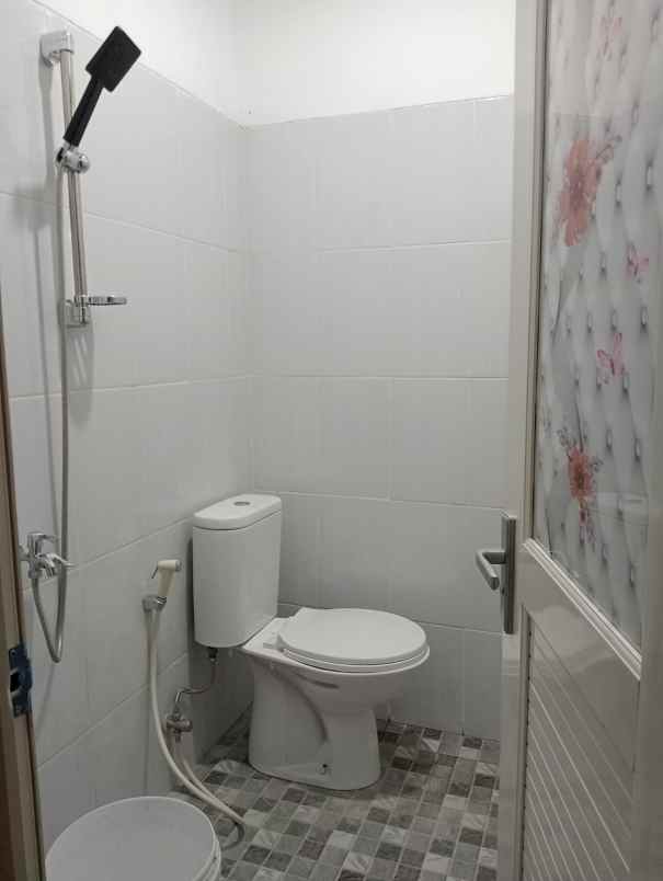 dijual rumah komplek permata biru