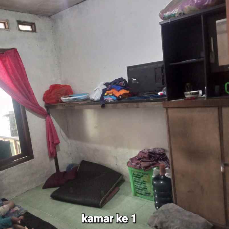 dijual rumah komplek perumahan pondok