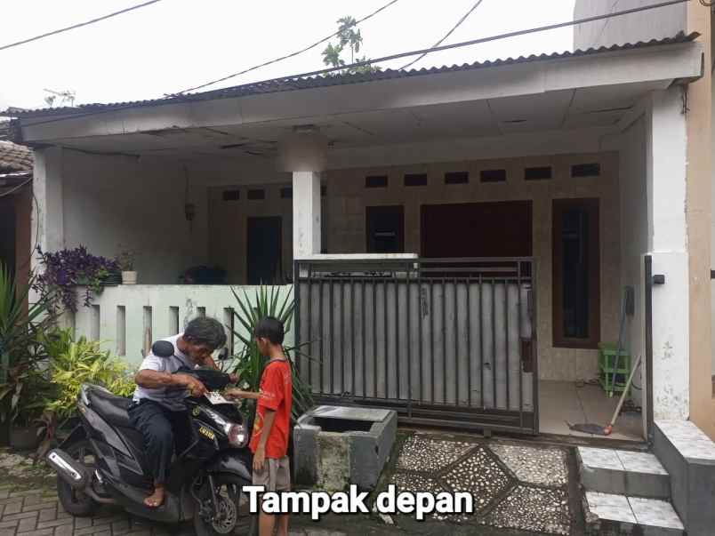 dijual rumah komplek perumahan pondok