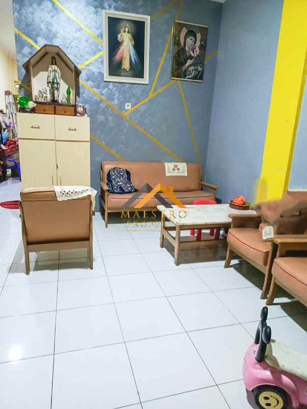 dijual rumah komplek suluh town garden