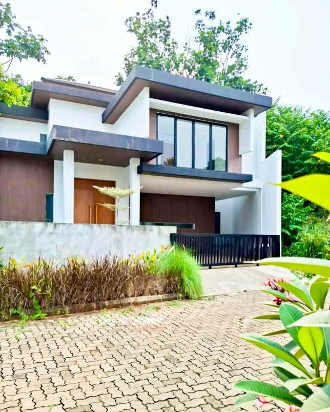 dijual rumah komplek vila cinere mas