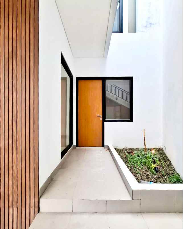 dijual rumah komplek vila cinere mas