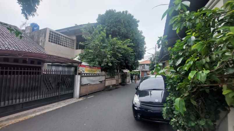 dijual rumah kota bambu selatan