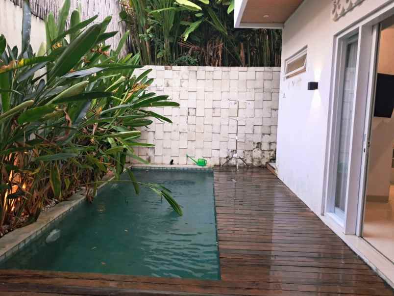 dijual rumah kuta selatan