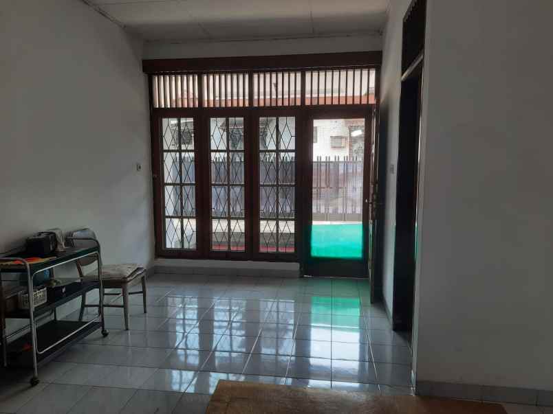 dijual rumah layak huni lokasi strategis