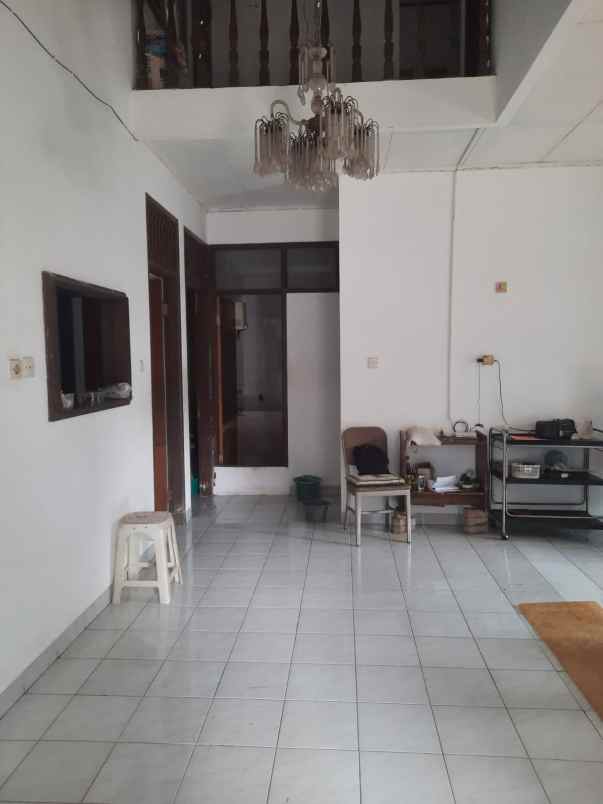 dijual rumah layak huni lokasi strategis