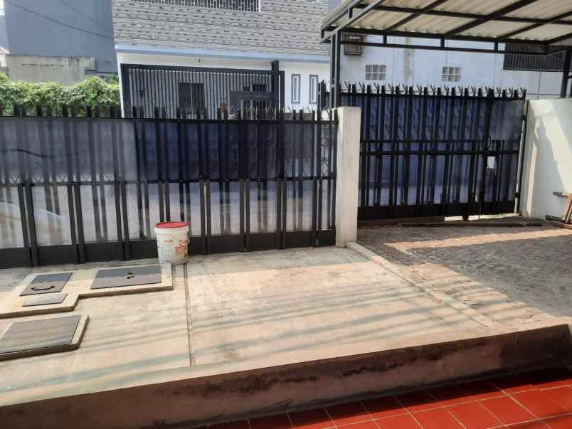 dijual rumah layak huni lokasi strategis