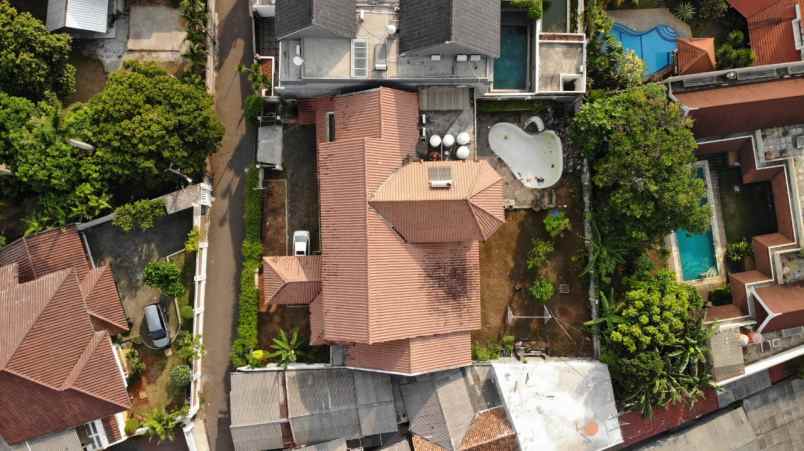 dijual rumah lebak bulus