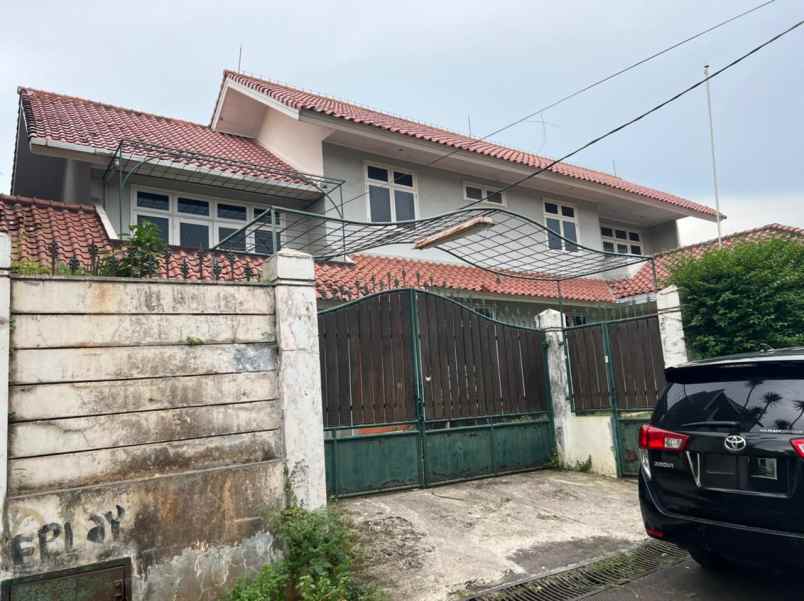 dijual rumah lebak bulus