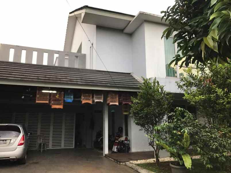 dijual rumah lebak bulus