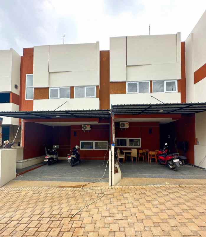 dijual rumah limo depok