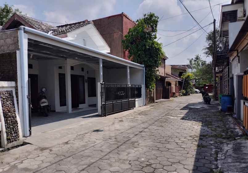 dijual rumah lpmp