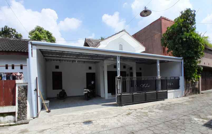 dijual rumah lpmp