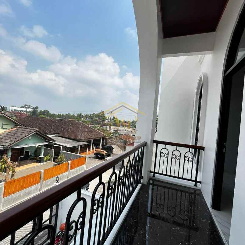 dijual rumah maguwoharjo sleman