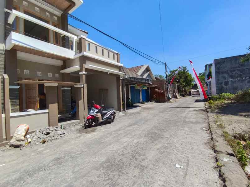 dijual rumah malangrejo