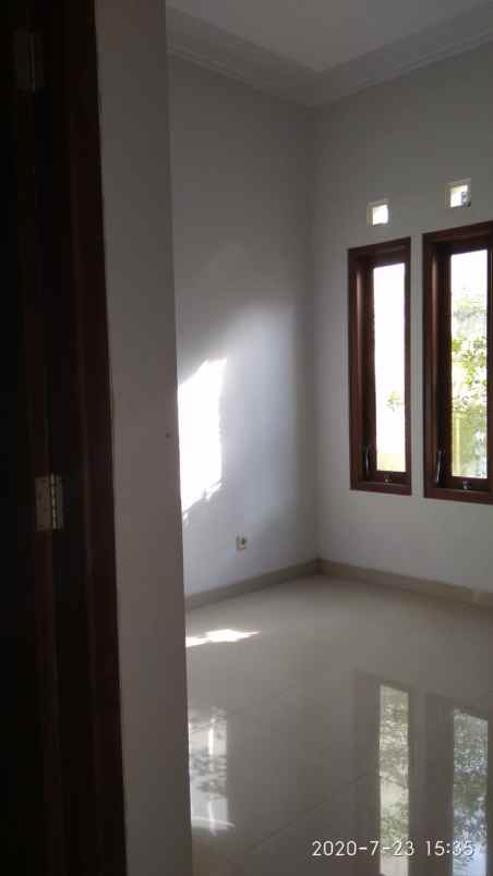 dijual rumah malangrejo