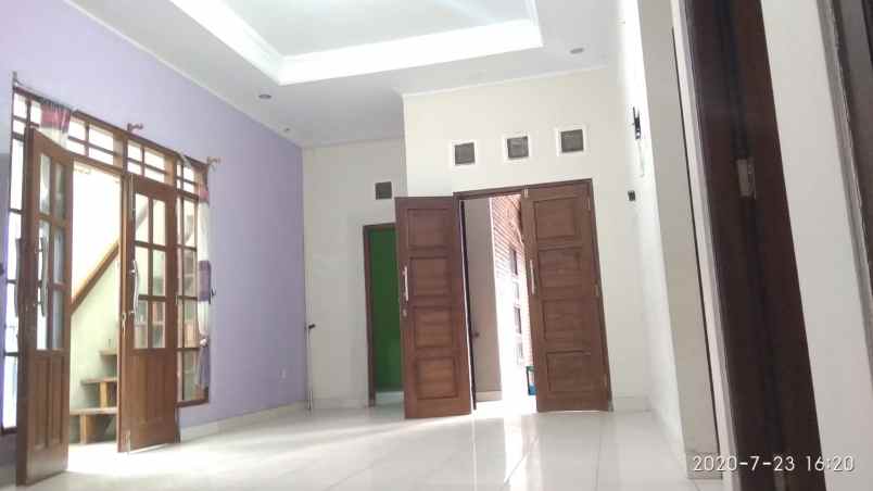 dijual rumah malangrejo