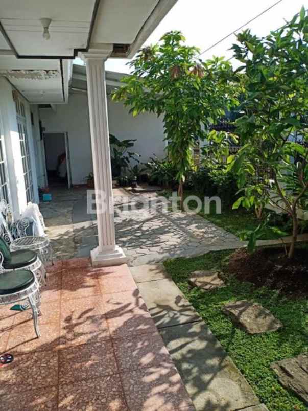 dijual rumah manyar kertoadi