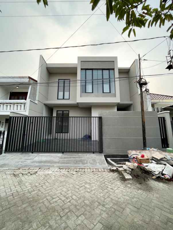 dijual rumah manyar tirtoasri