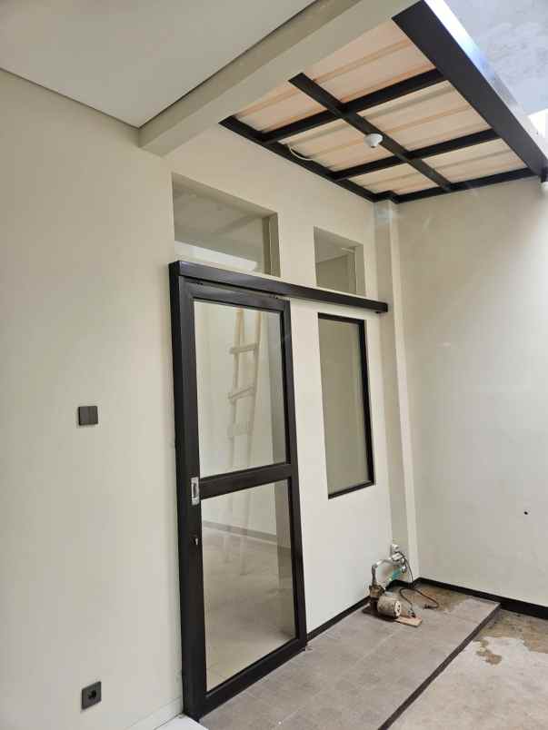 dijual rumah margahayu