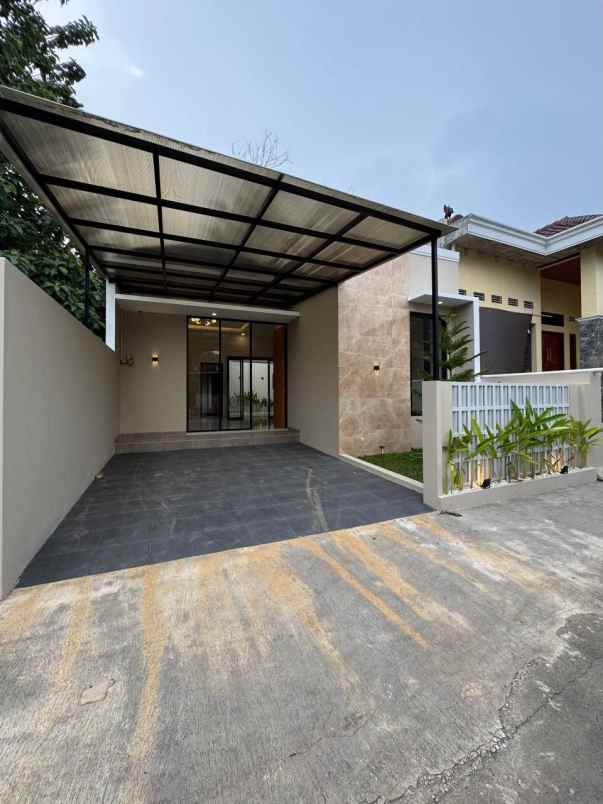 dijual rumah margoluwih