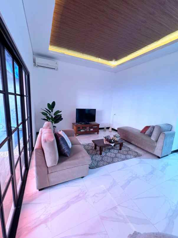 dijual rumah medokan sawah
