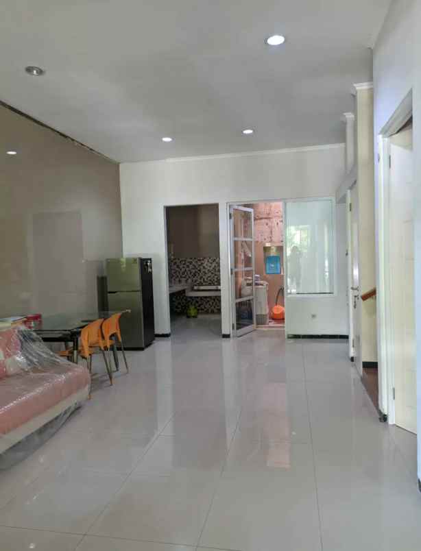 dijual rumah medokan semampir