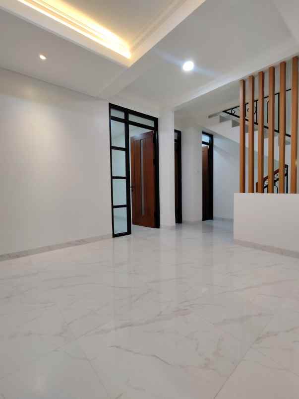 dijual rumah mega cinere depok