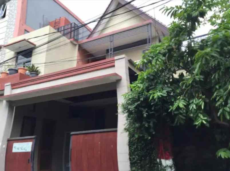 dijual rumah menteng atas