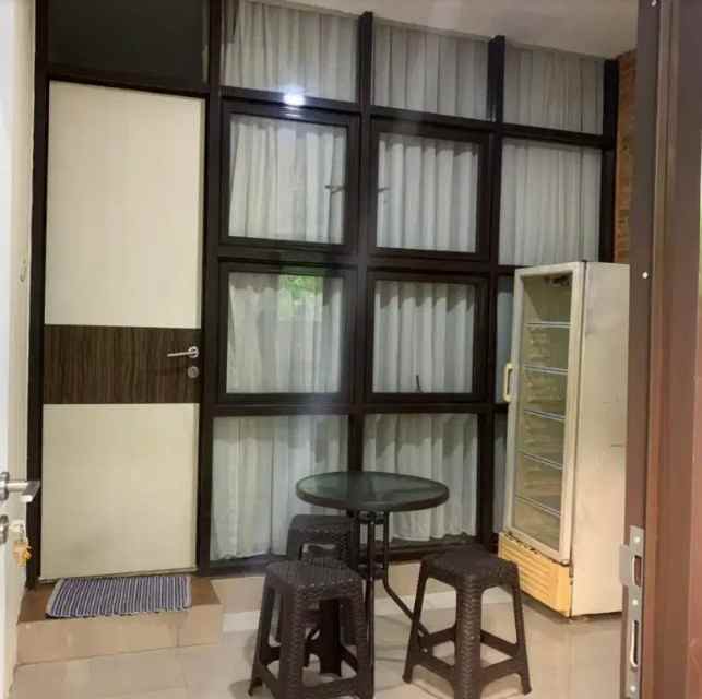 dijual rumah menteng atas