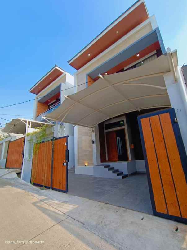 dijual rumah meruya kembangan