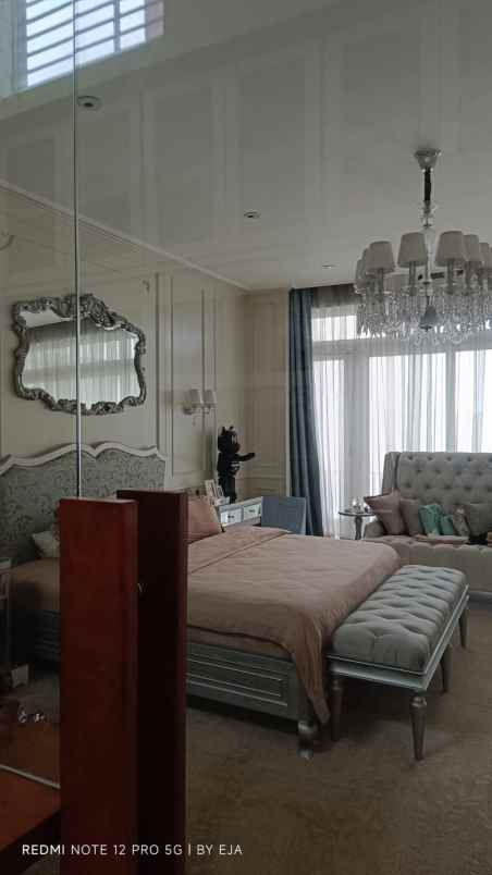 dijual rumah mewah di kawasan senayan jakarta selatan