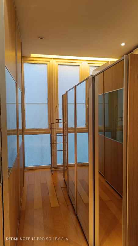 dijual rumah mewah di kawasan senayan jakarta selatan