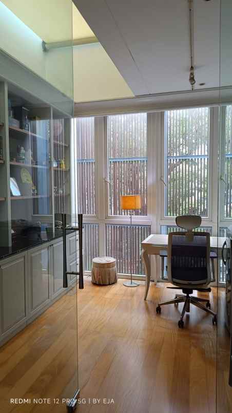 dijual rumah mewah di kawasan senayan jakarta selatan