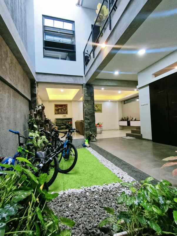 dijual rumah mewah di pondok indah jakarta timur