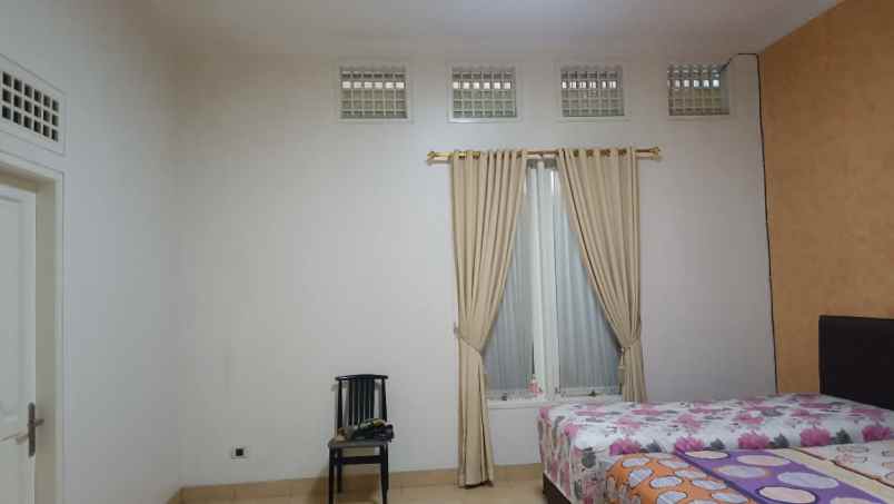 dijual rumah mewah lux di cikutra baru pahlawan