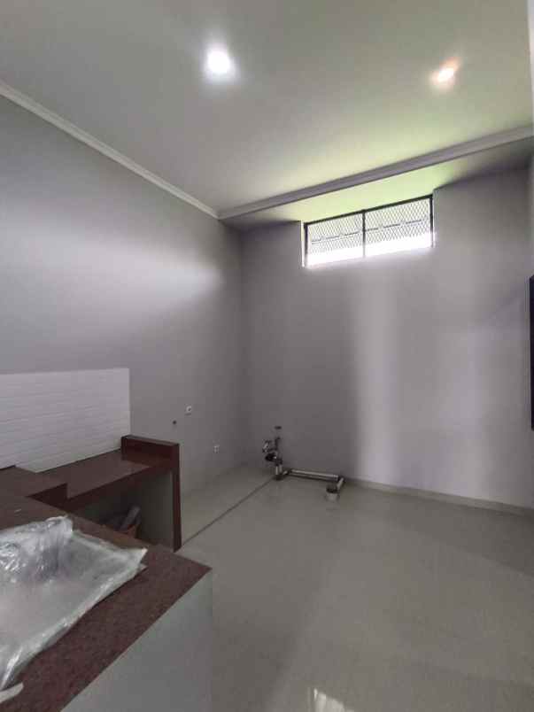 dijual rumah minimalis di pamulang barat