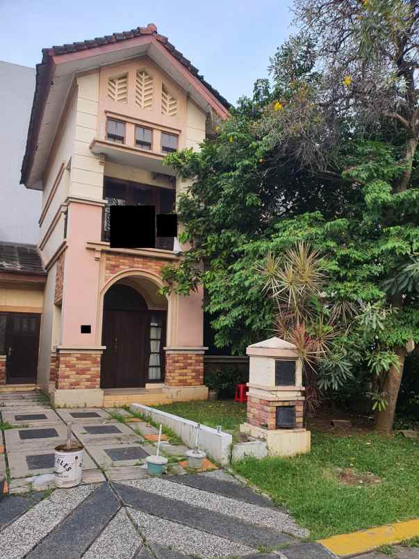 dijual rumah modern golf