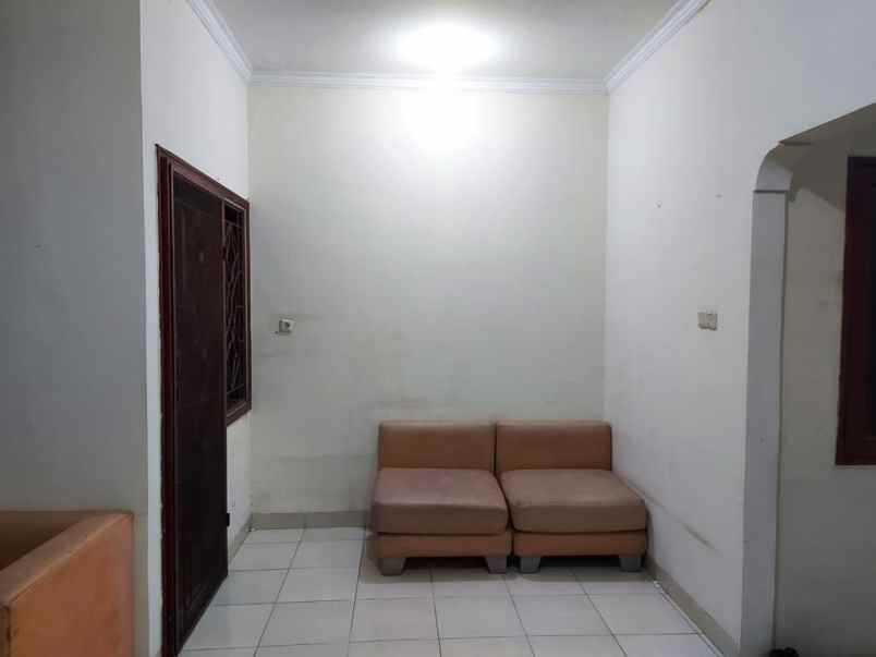 dijual rumah modern golf