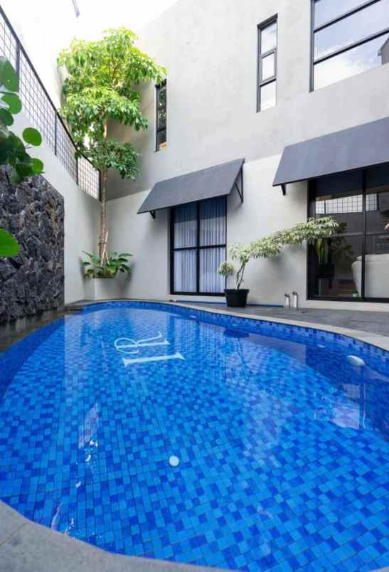 dijual rumah modern industrialis di emerald bintaro