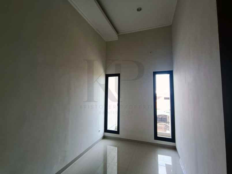 dijual rumah mulyosari prima