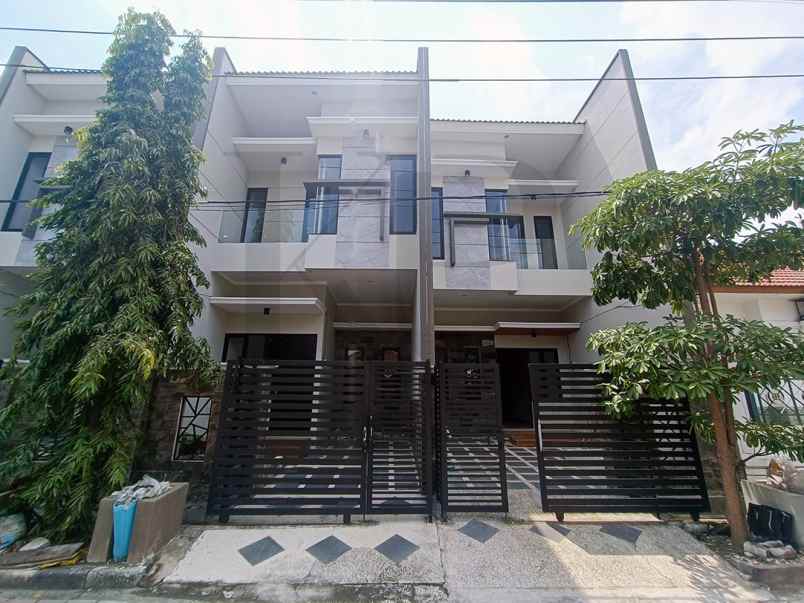 dijual rumah mulyosari prima