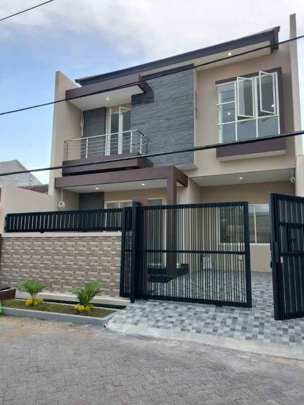 dijual rumah mulyosari tengah