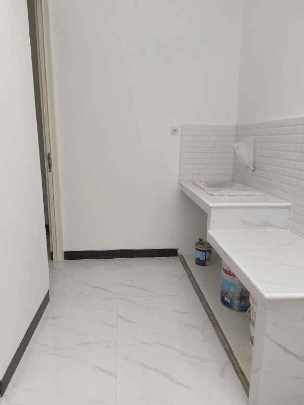 dijual rumah mulyosari utara