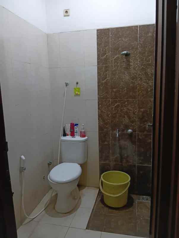 dijual rumah murah di komplek awani residance