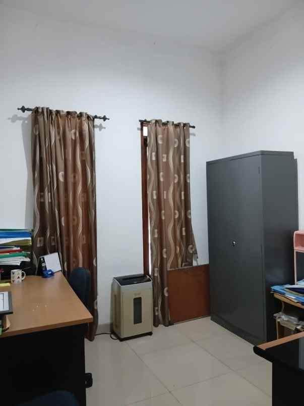 dijual rumah murah di komplek awani residance