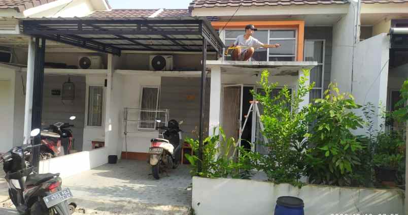 dijual rumah mustika park place